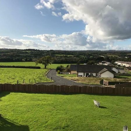 Valley View / Gwel Y Cwm Villa Ammanford Exteriör bild